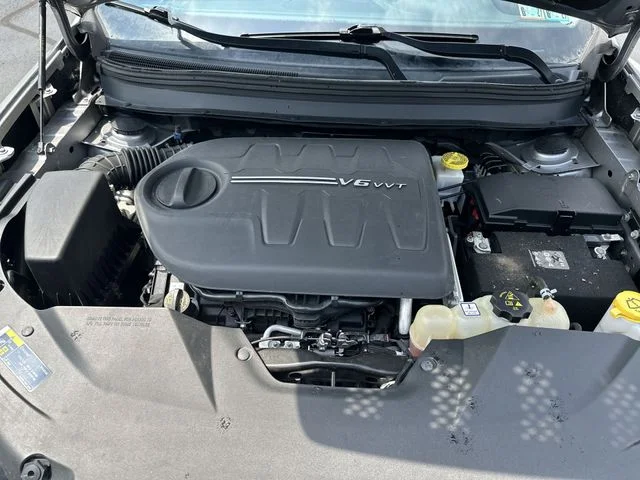 Used 2019 Silver Jeep Limited image 19