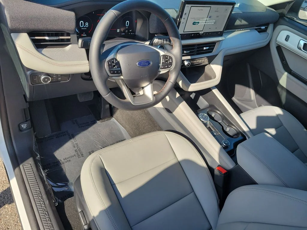 New 2026 Star White Metallic Tri-Coat Ford Active image 14