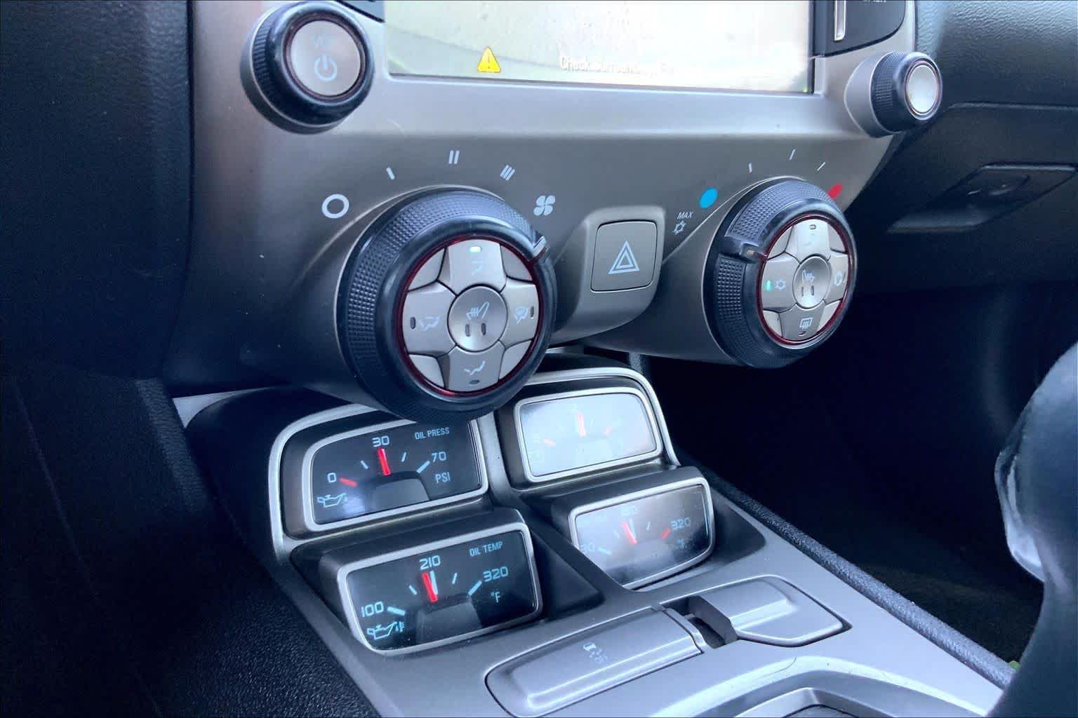 Used 2014 Silver Ice Metallic Chevrolet LT image 24