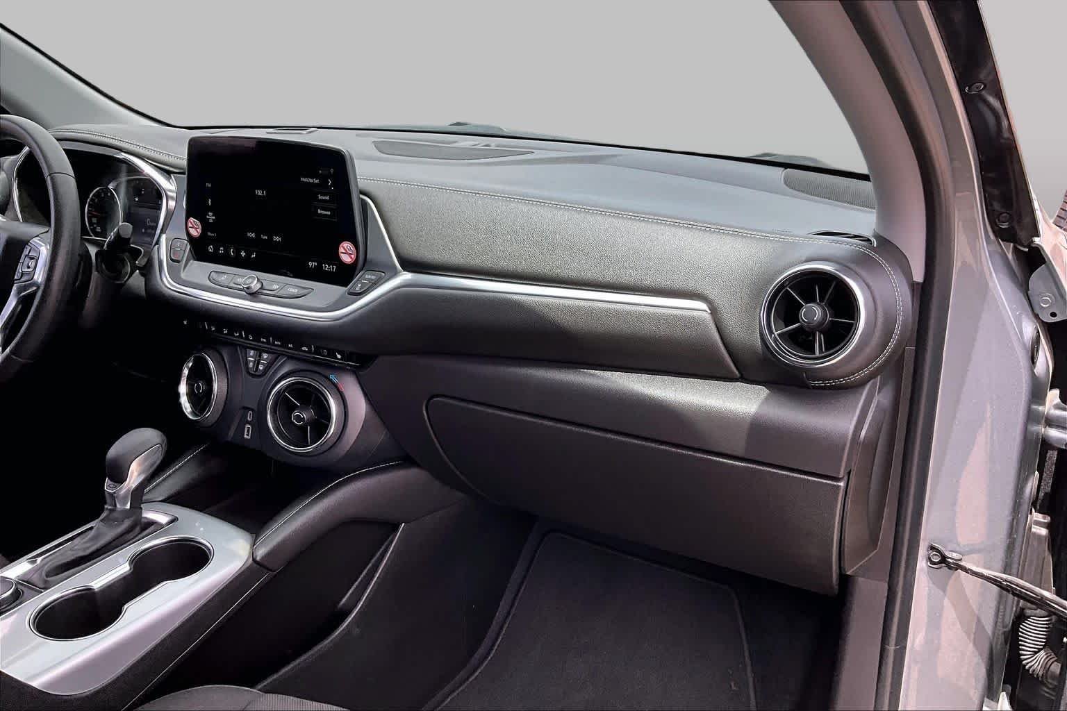 Used 2025 Sterling Gray Metallic Chevrolet LT image 17