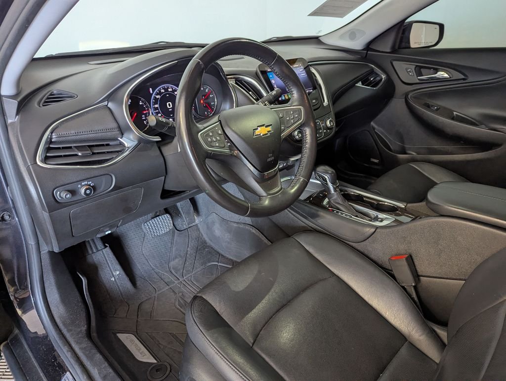 Used 2022 Ash Chevrolet Premier image 5