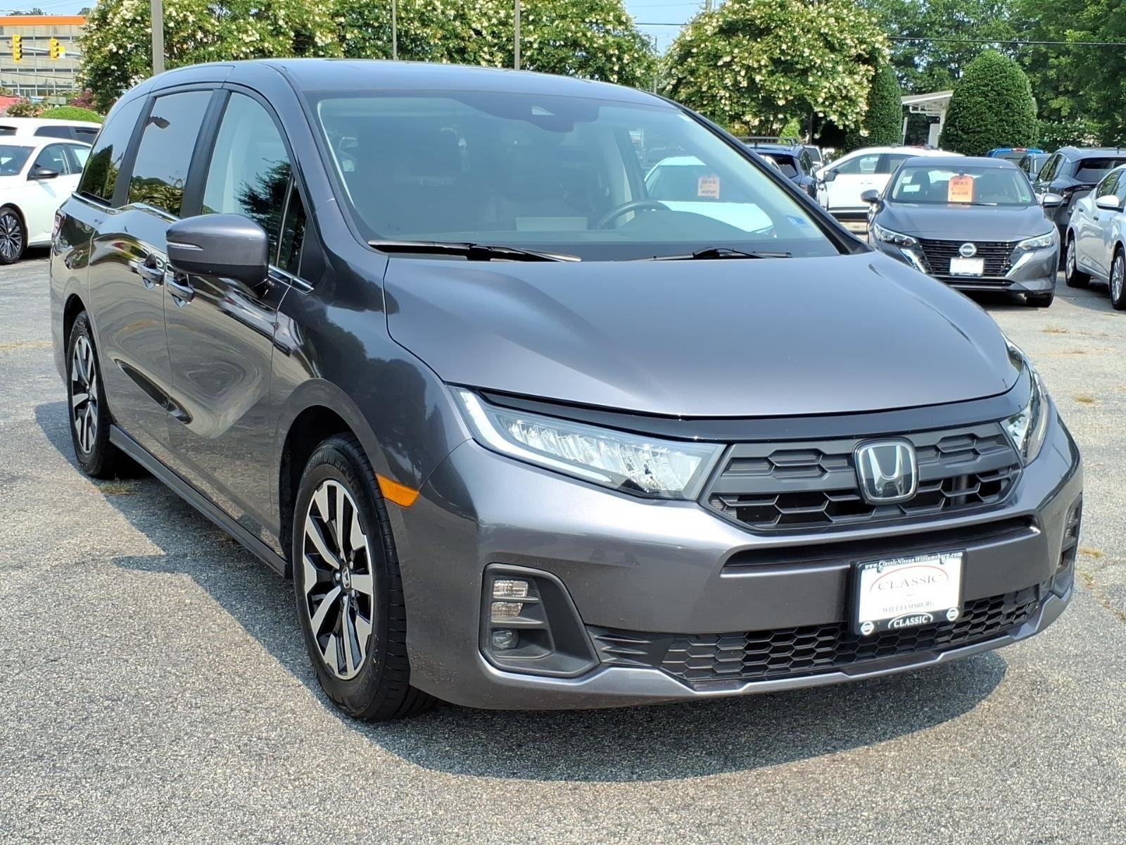 Used 2025 Crystal Black Pearl Honda EX-L image 5