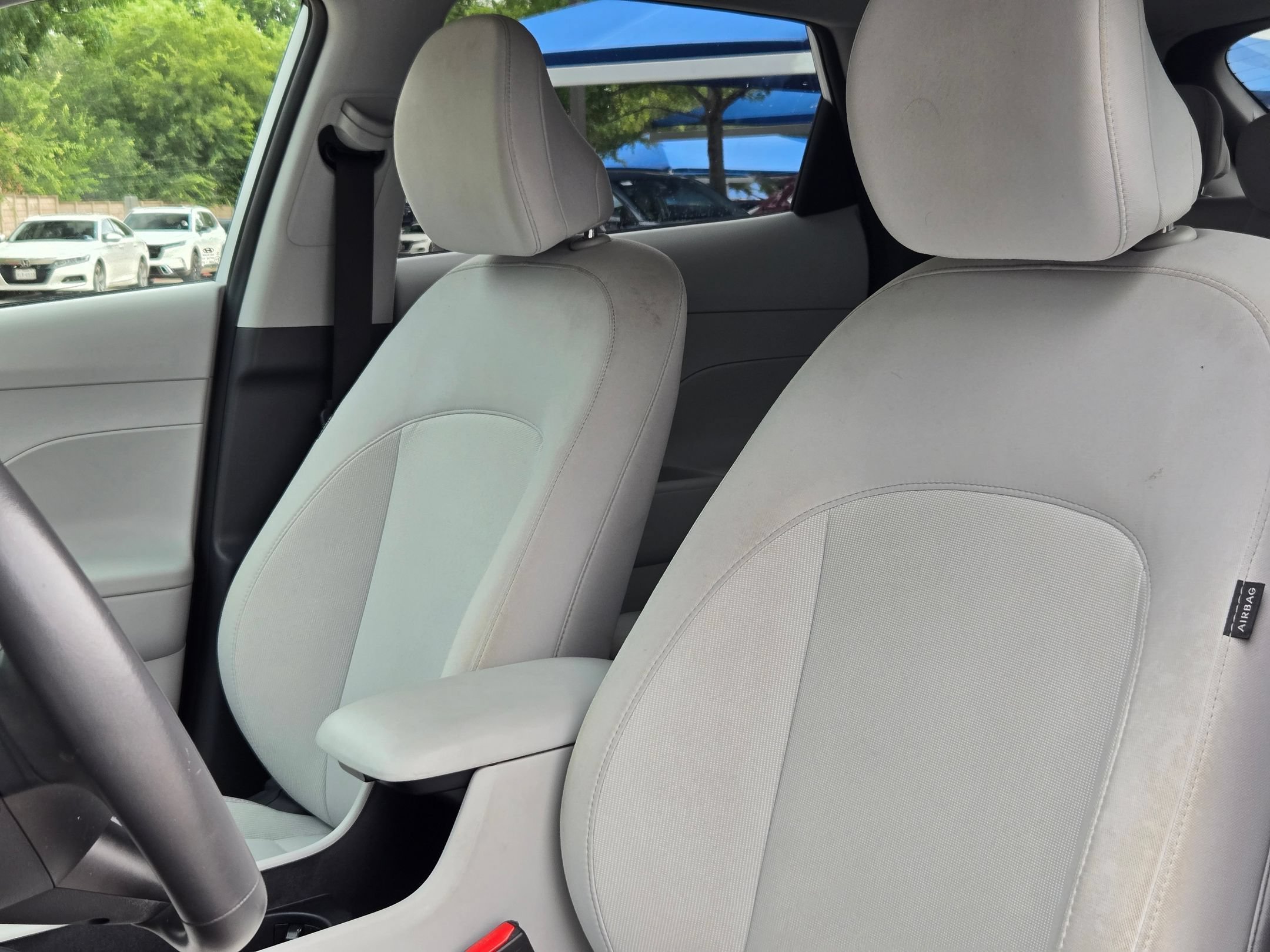 Used 2025 Atlas White Hyundai SEL image 13
