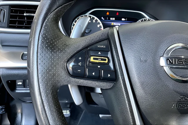 Used 2016 Black Nissan SR image 10