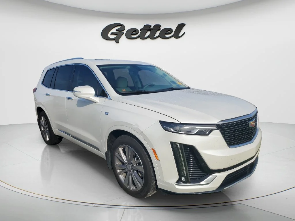 Used 2023 CRYSTAL WHITE TRICOAT Cadillac FWD Premium Luxury image 2