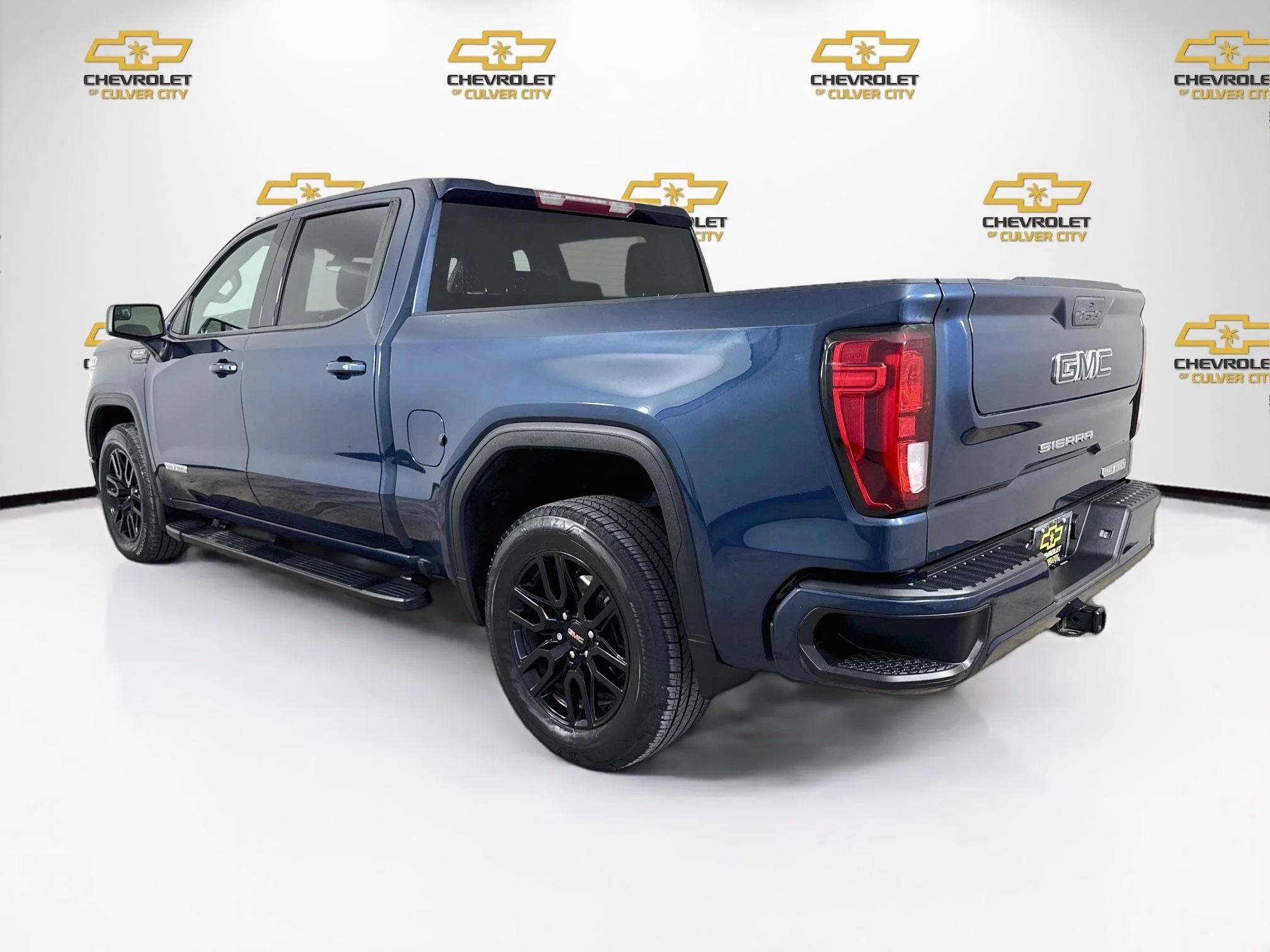 Used 2021 PACIFIC BLUE METALLIC GMC Elevation image 6
