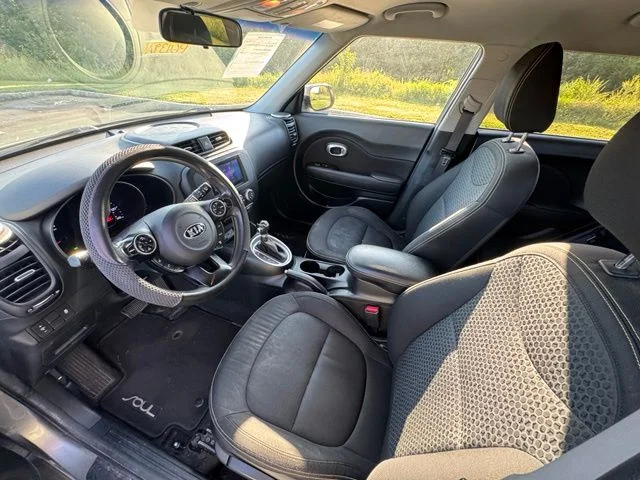Used 2016 Gray Kia Plus image 15