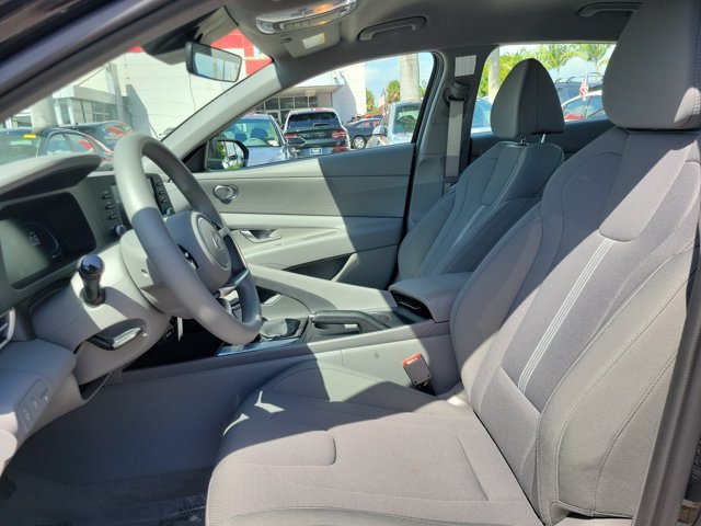 2026 Hyundai Elantra SE - Photo 13