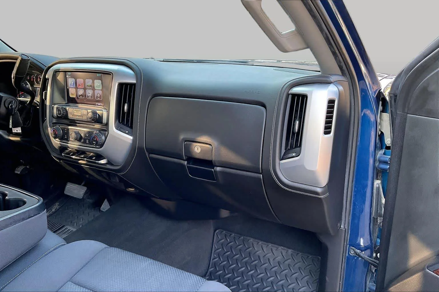 Used 2019 Stone Blue Metallic GMC SLE image 17