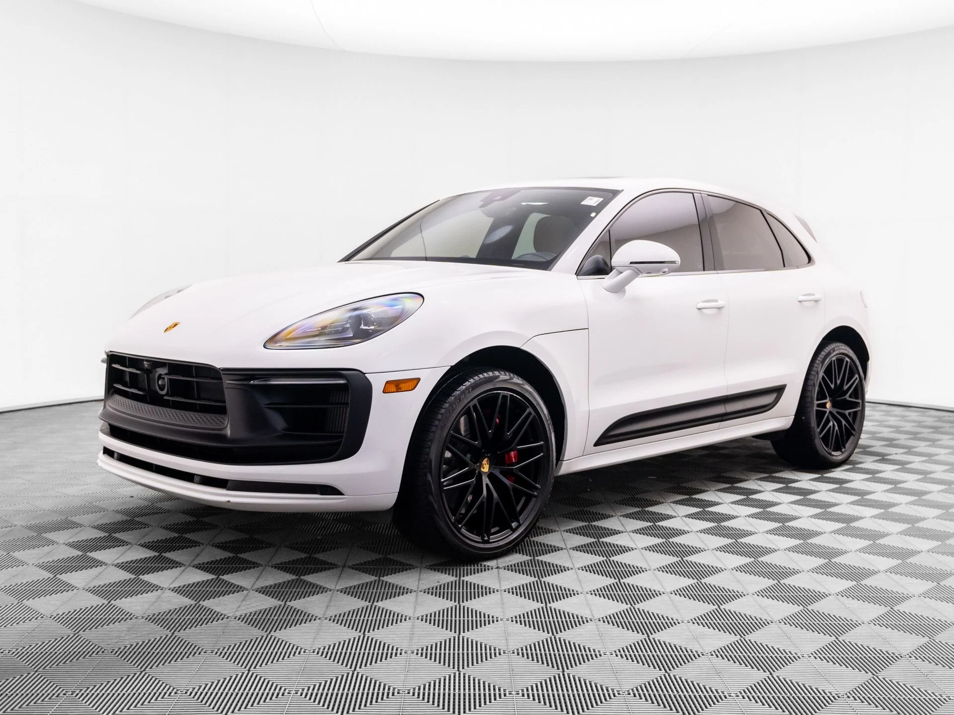 Used 2023  Porsche GTS image 1