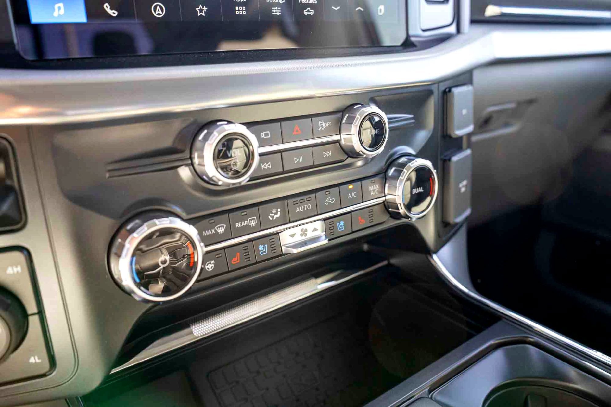 New 2025 Star White Metallic Tri-Coat Ford LARIAT image 16