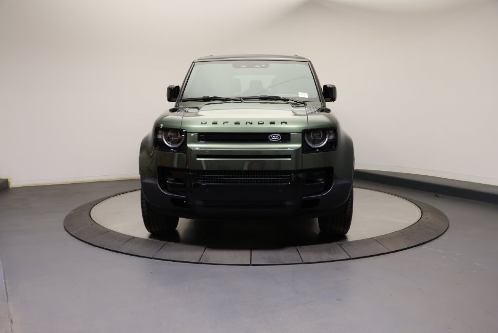 Used 2026 Woolstone Green Metallic Land Rover S image 8