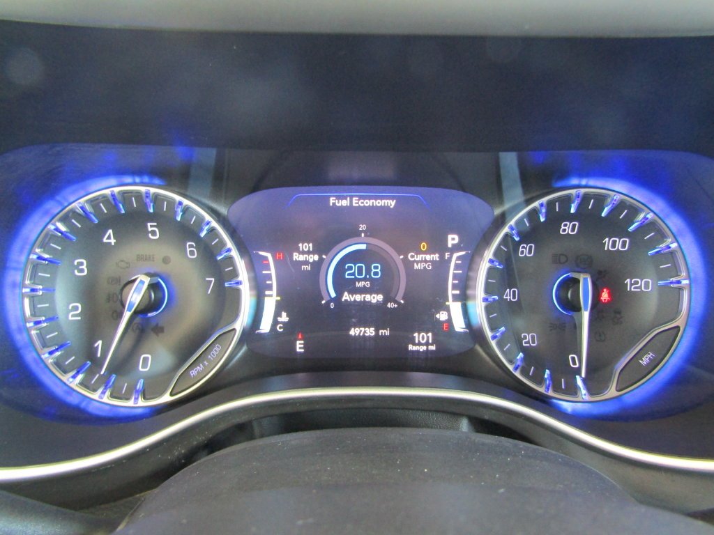 Used 2021 Silver Chrysler Touring L image 27
