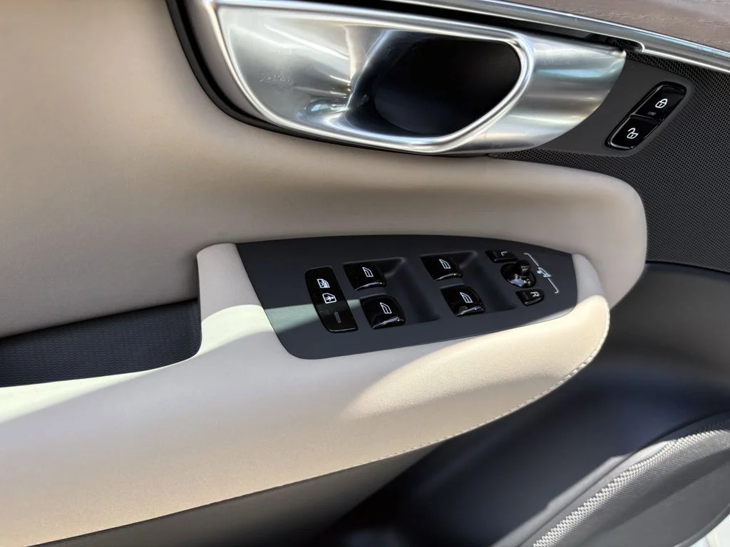2026 Volvo XC90 Plus - Photo 11