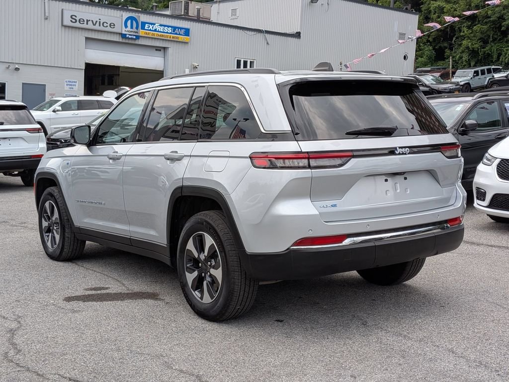 Used 2024 Silver Jeep 4xe image 10