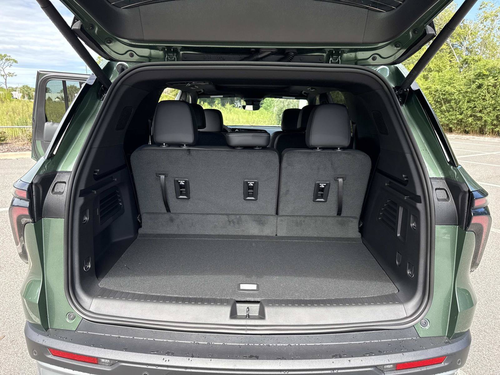 2027 Chevrolet Traverse LT - Photo 32