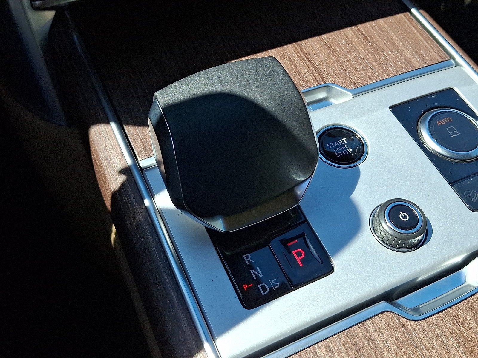 New 2027 Santorini Black Land Rover  image 12