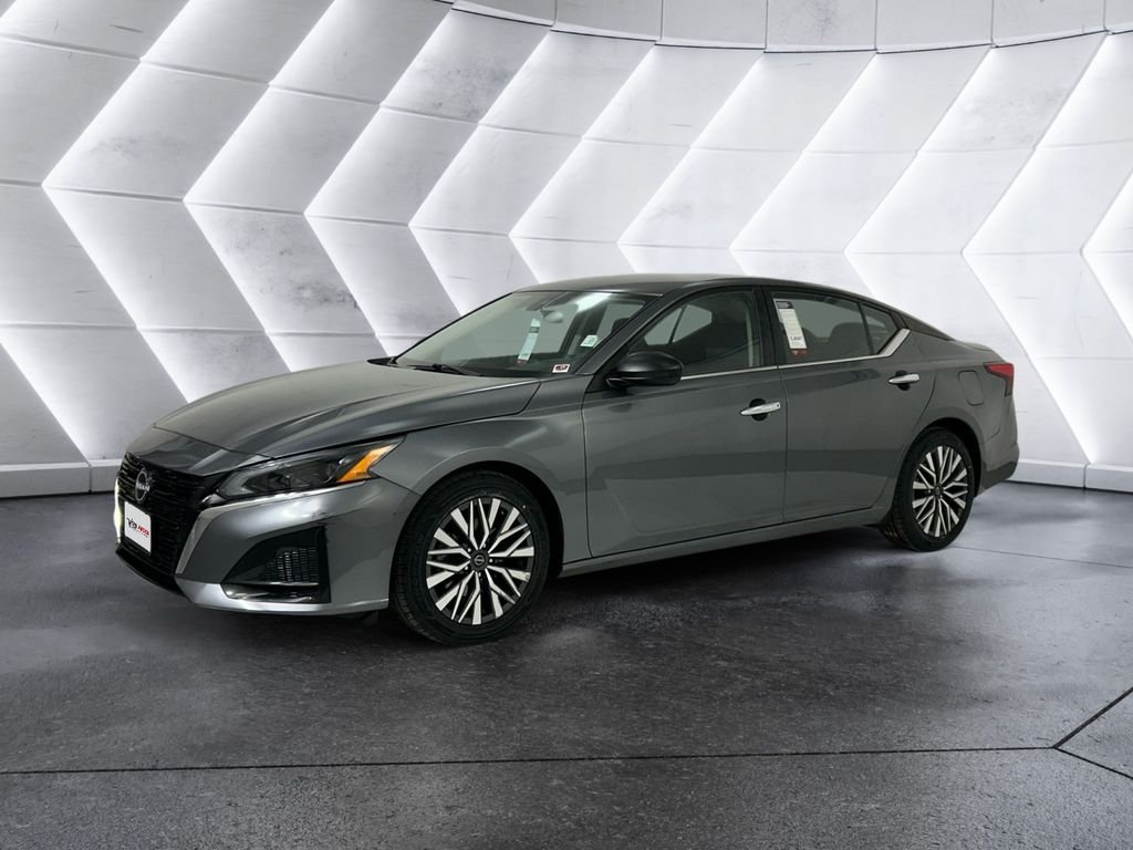 Used 2024 Gray Nissan 2.5 SV image 3