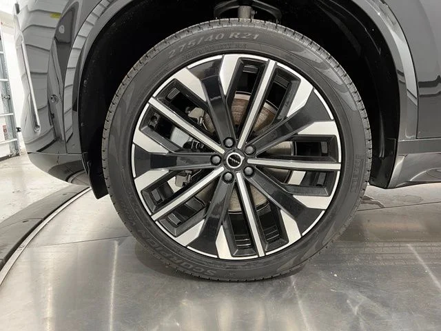 2026 Volvo XC90 Plus - Photo 24