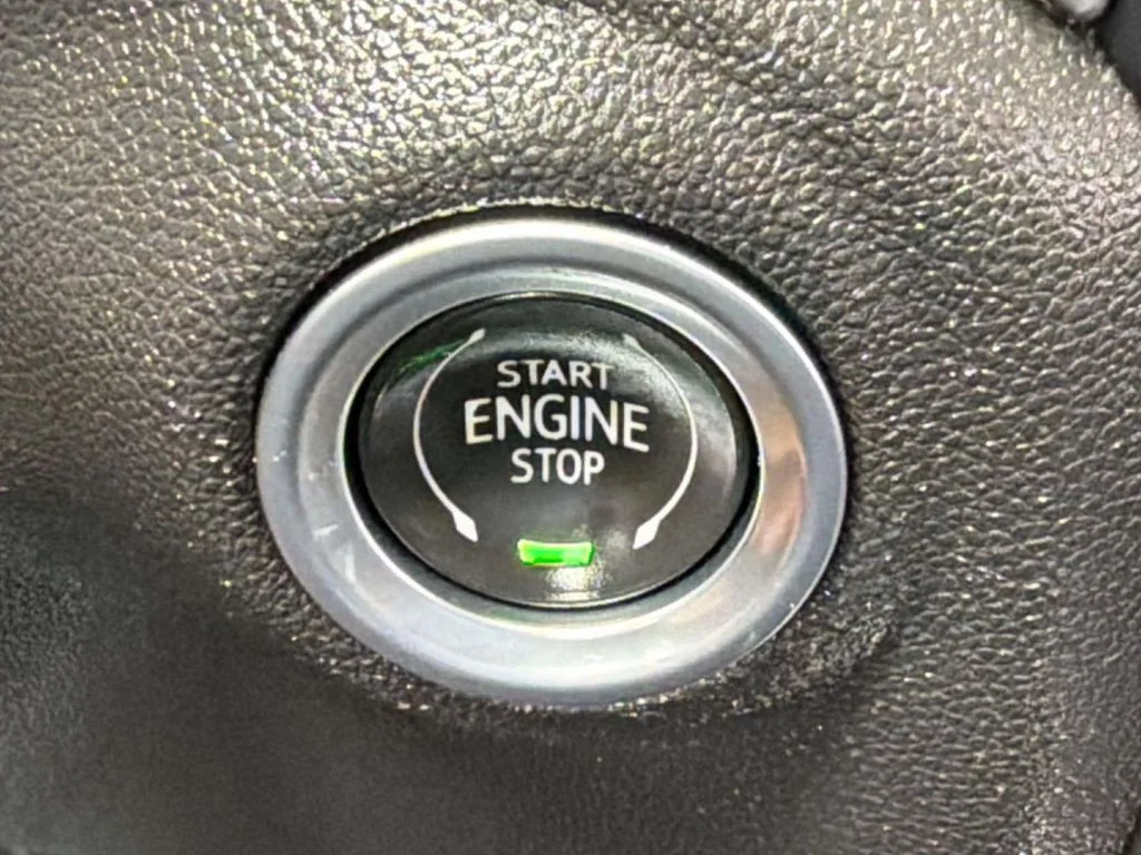 Used 2022 Onyx Black GMC Denali image 22