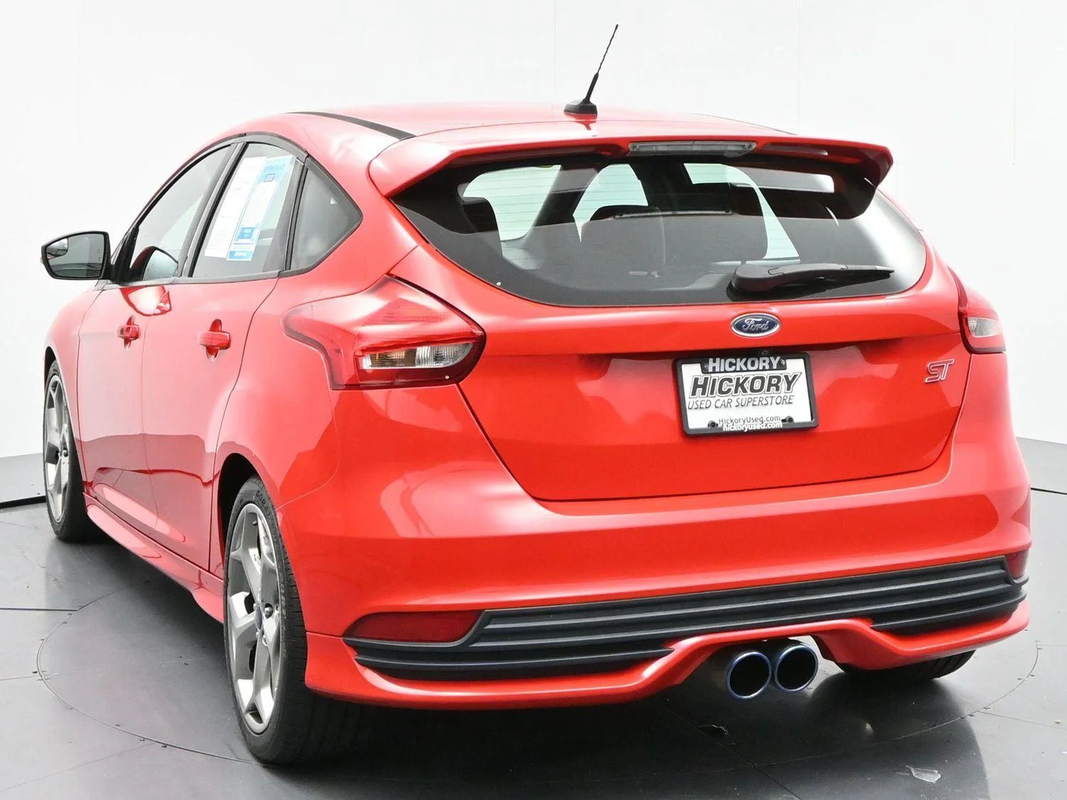 Used 2016 Race Red Ford ST image 6