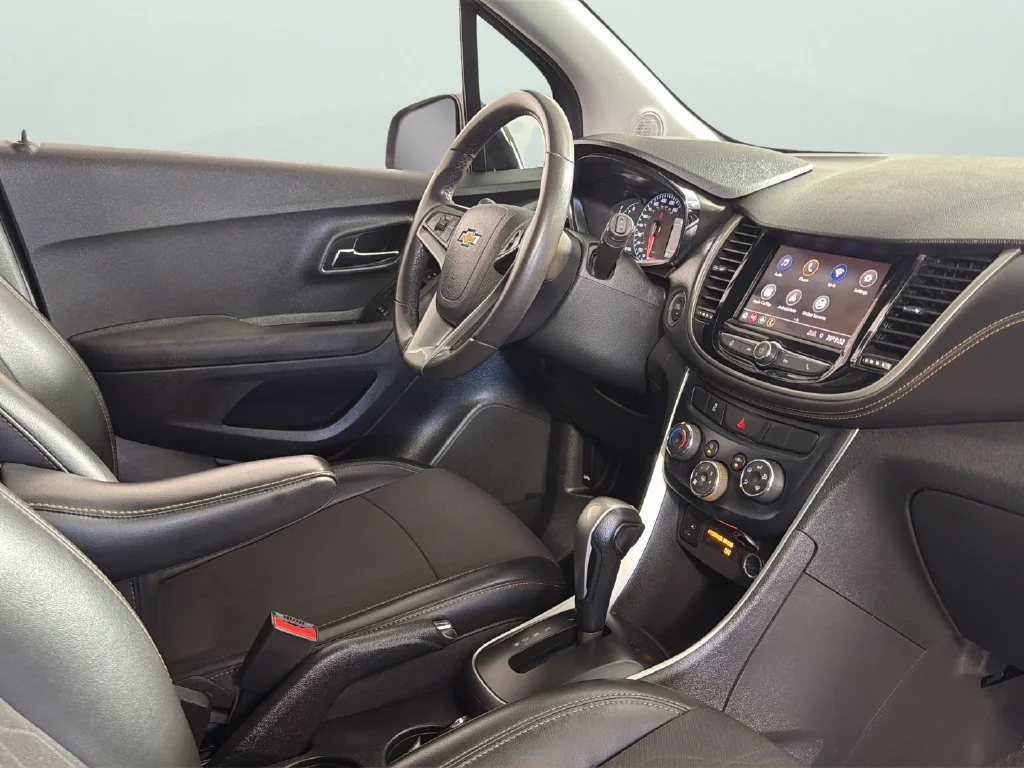 Used 2020 MOSAIC BLACK METALLIC Chevrolet LT image 32
