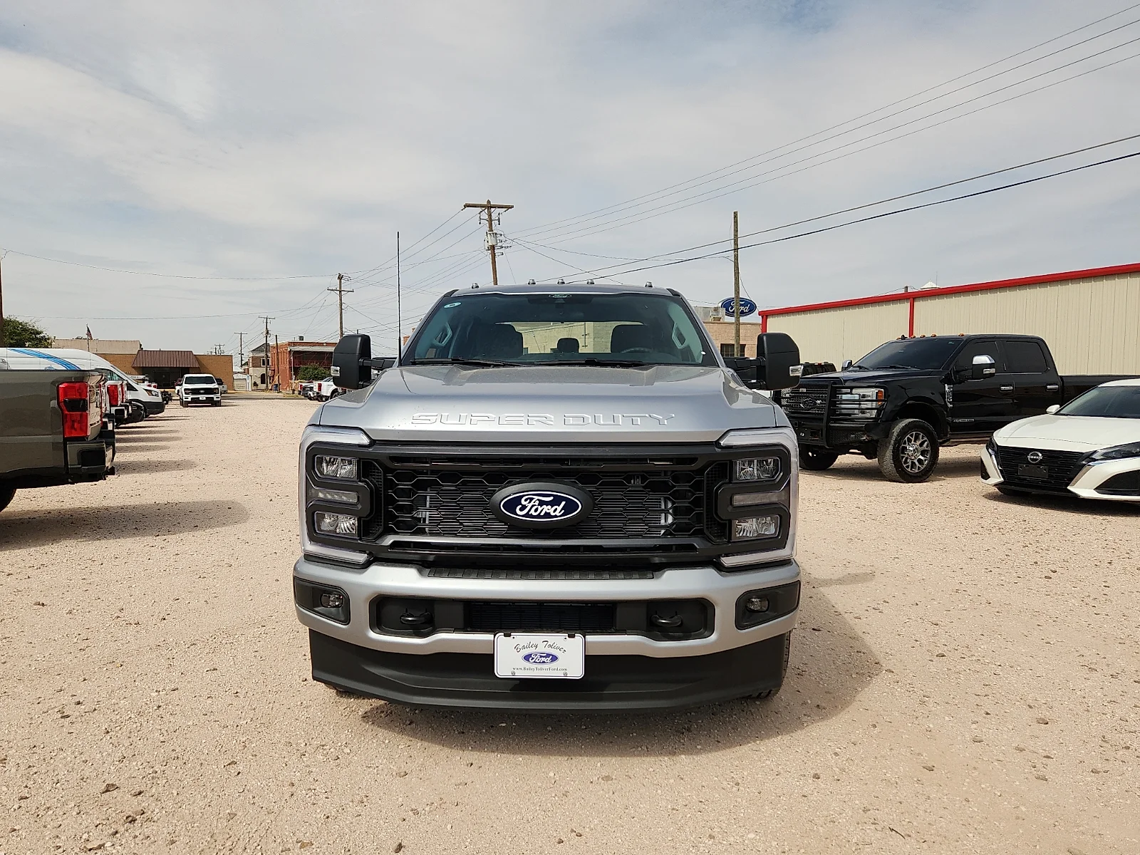New 2027 Iconic Silver Metallic Ford XL image 2
