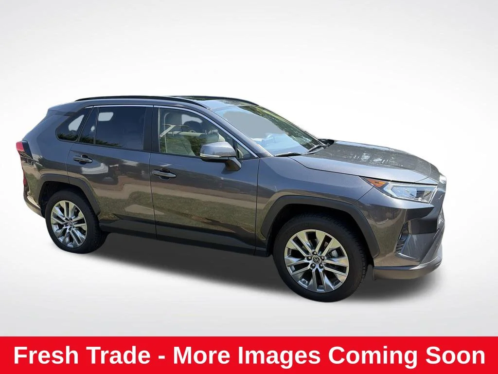 Used 2019 Gray Toyota XLE Premium image 1