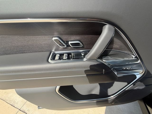 New 2026 Santorini Black Land Rover SE image 11