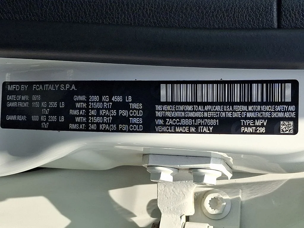 Used 2018 White Jeep Latitude image 26