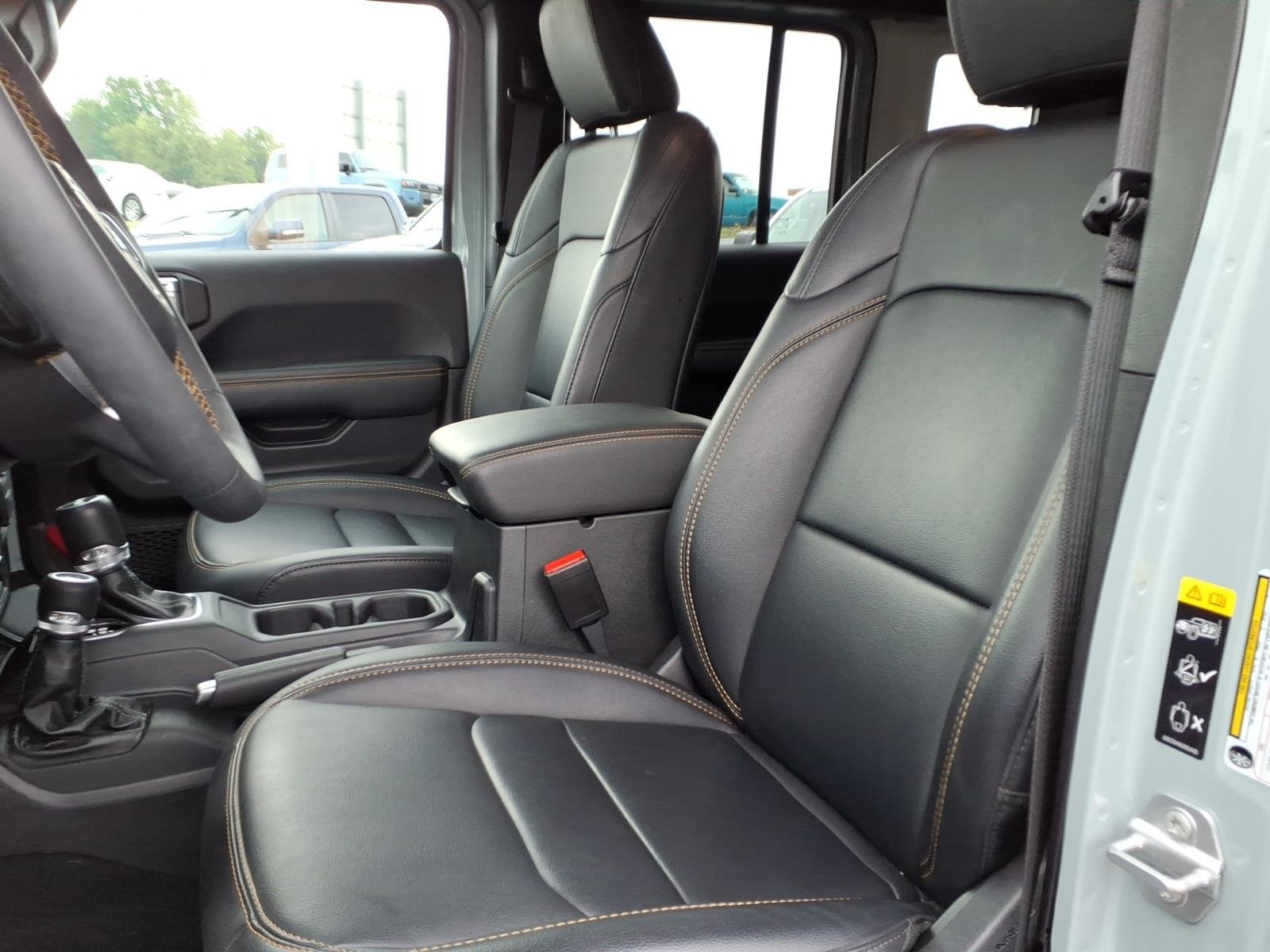 Used 2024 Gray Jeep Sahara image 14