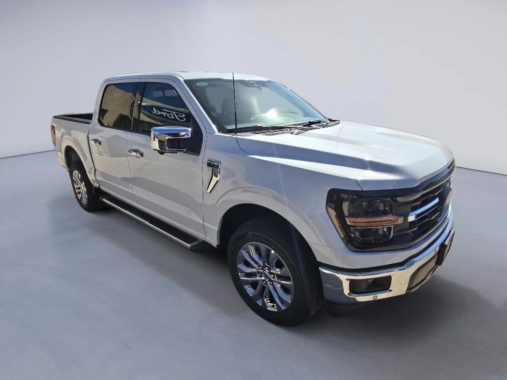 New 2026 White Ford XLT image 3