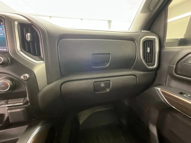 Used 2021 White Chevrolet LT image 11