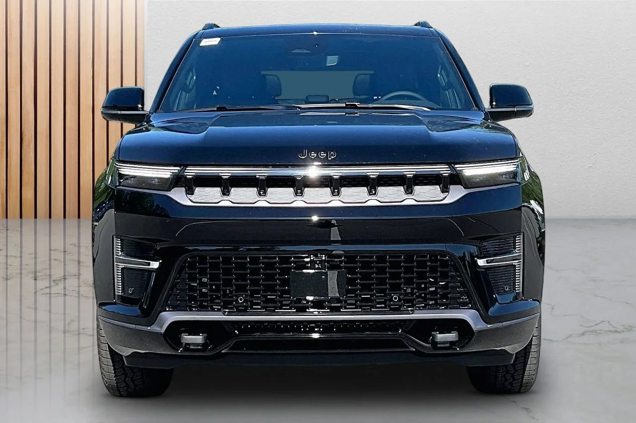 New 2026 High Gloss Black Exterior Paint Jeep Upland image 3