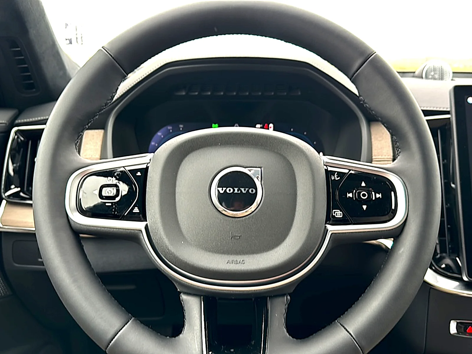 2025 Volvo XC90 Ultra - Photo 19