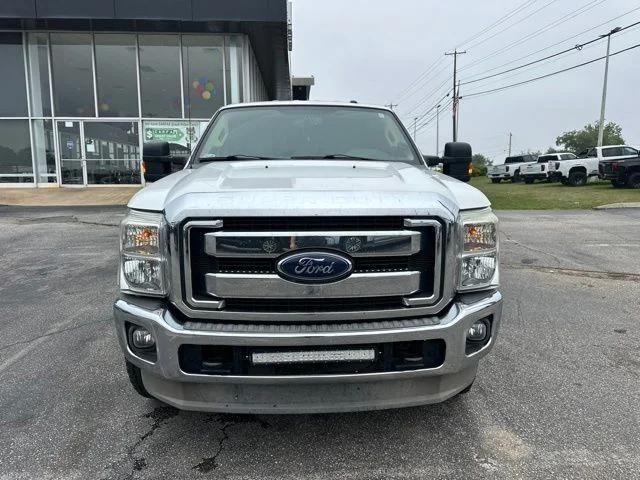 Used 2012 White Ford Lariat image 3
