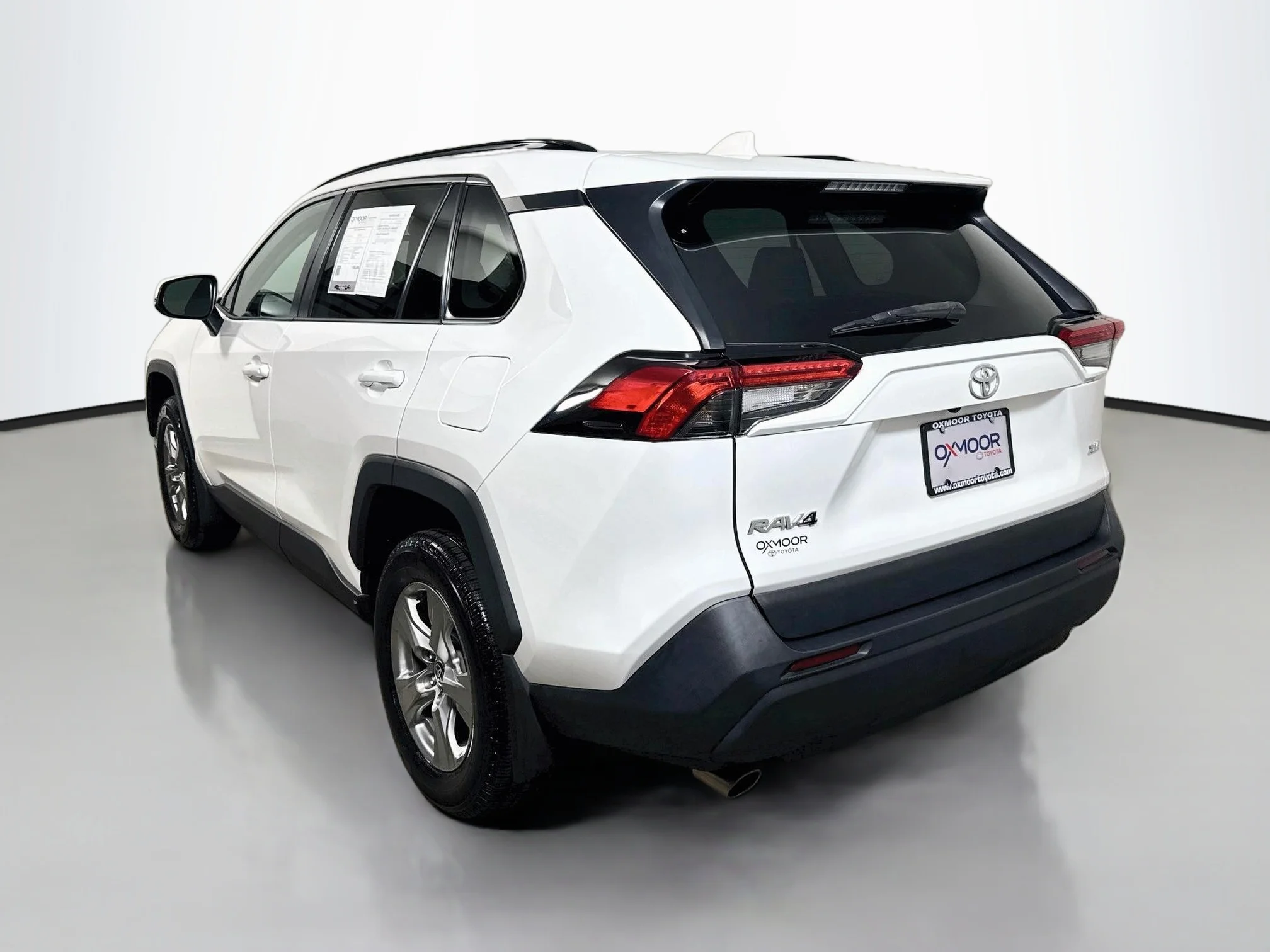 Certified Used 2024 Ice Cap Toyota XLE image 5