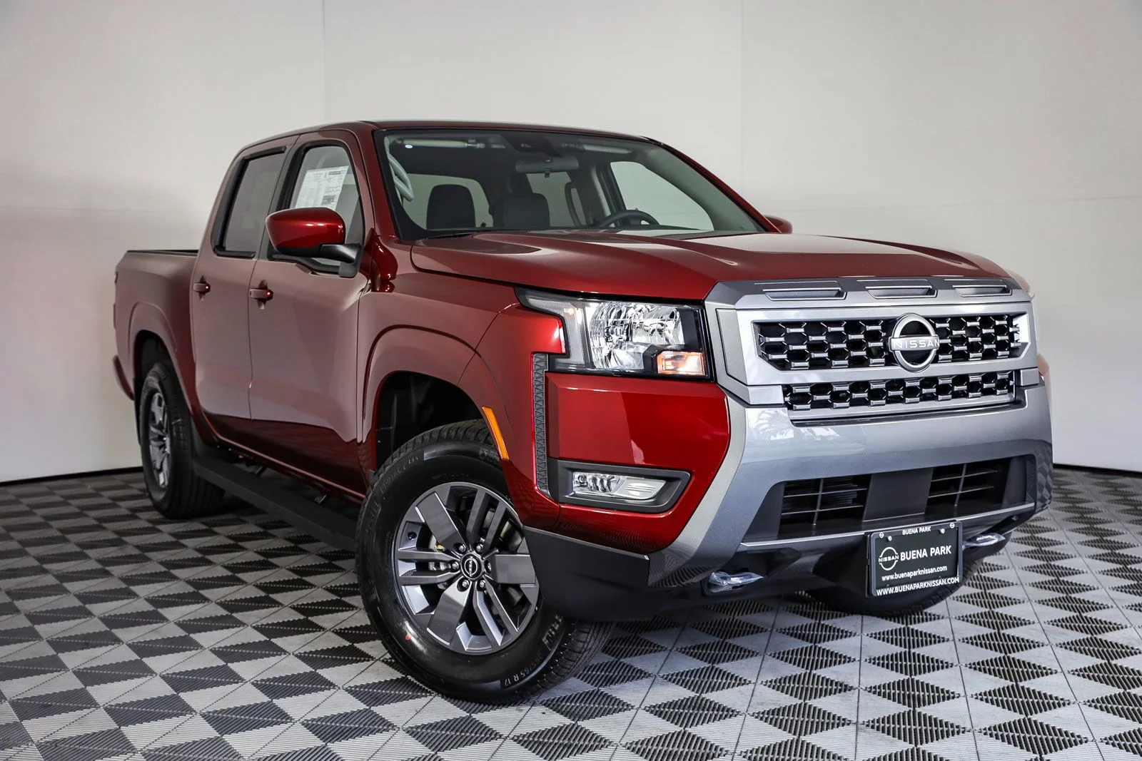 2025 Nissan Frontier SV Crew Cab 4X4 SWB's photo