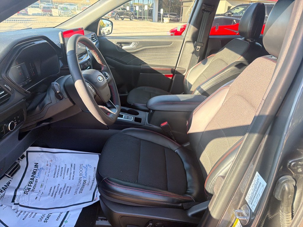 Used 2023 Gray Ford ST-Line image 14
