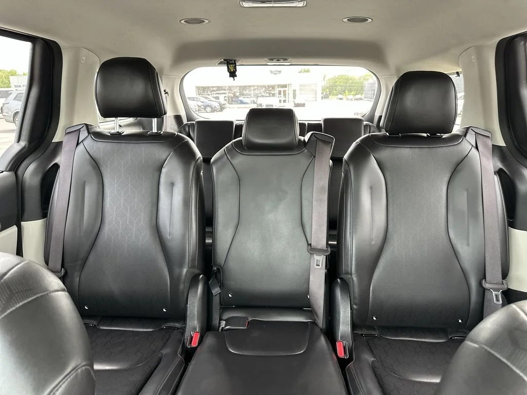 Used 2024 Gray Kia EX image 13