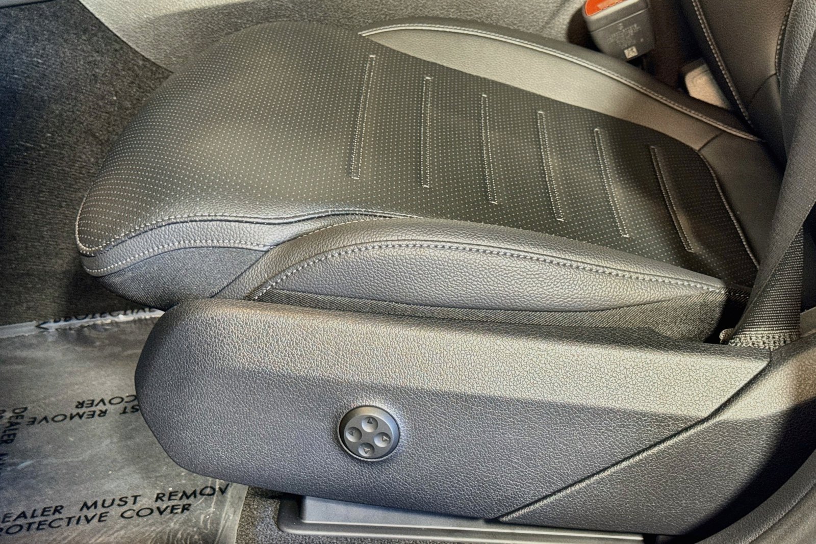 New 2026 MANUFAKTUR Alpine Grey Mercedes-Benz GLC 300 image 17