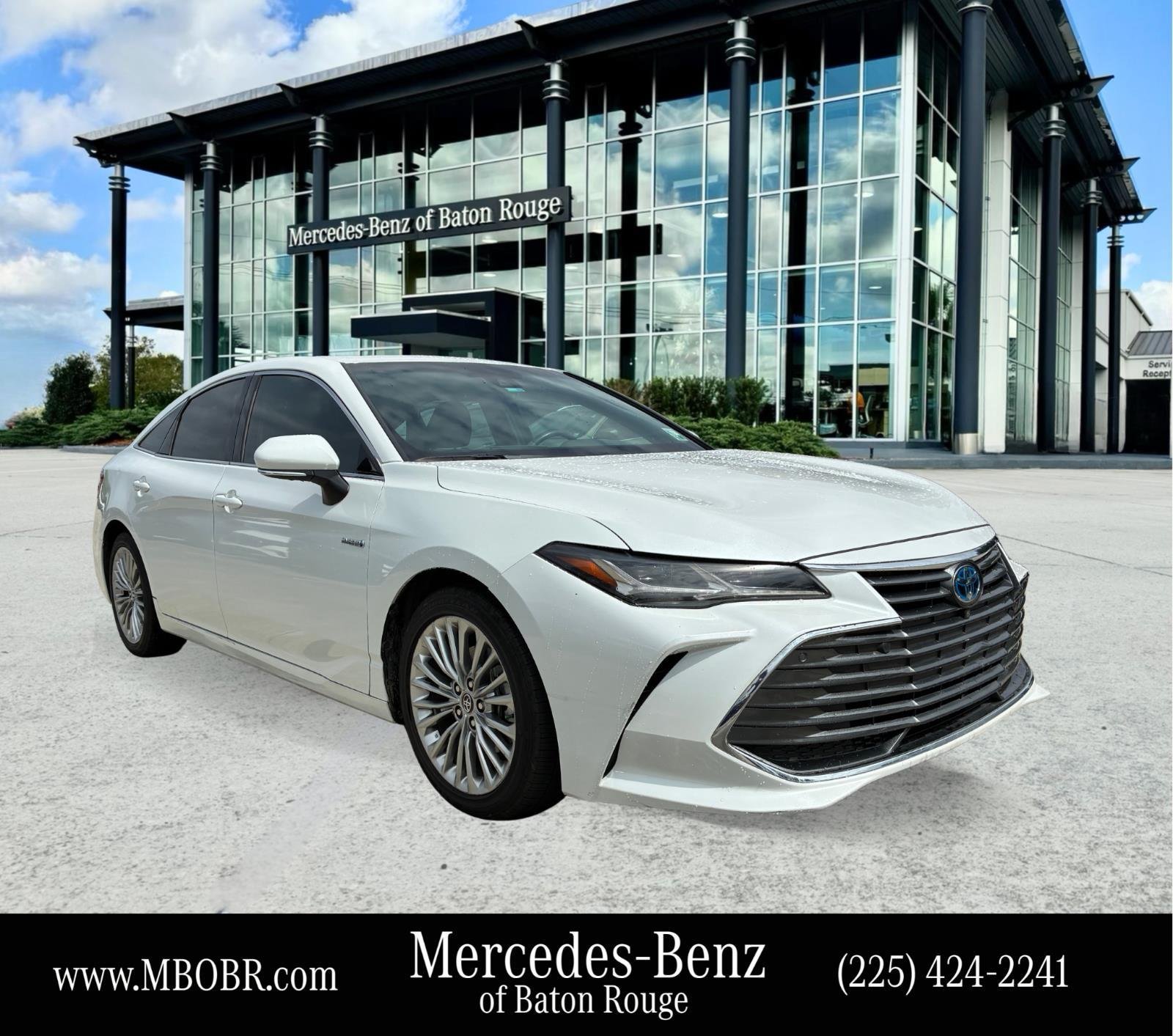2020 Toyota Avalon Limited Hybrid's photo