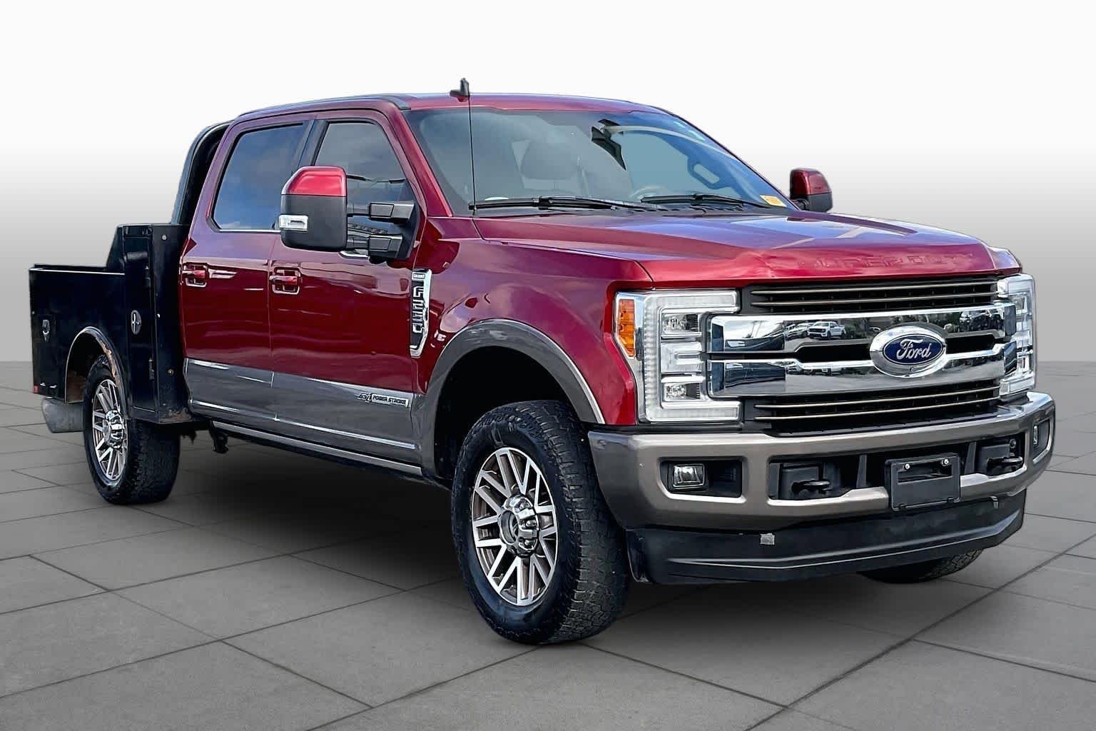 Used 2019 Ruby Red Metallic Tinted Clearcoat/Stone Gray Ford King Ranch image 3