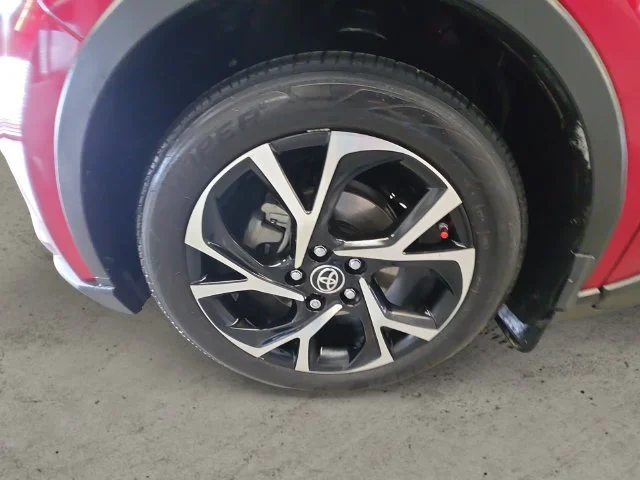 Used 2021 Red Toyota XLE image 9