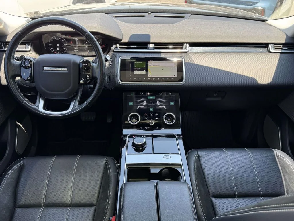 Used 2018  Land Rover S image 17