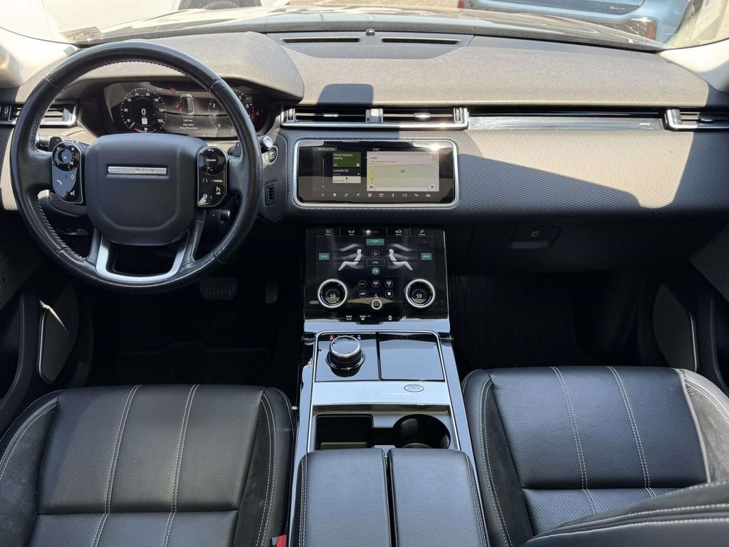 Used 2018  Land Rover S image 17
