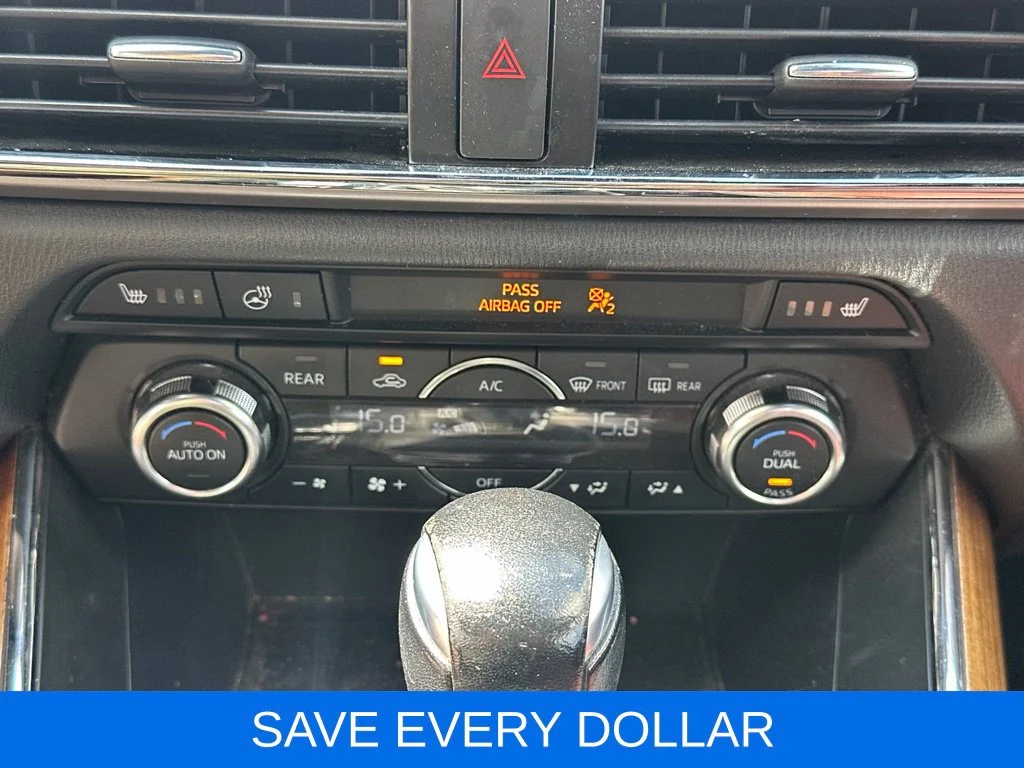 Used 2018 White Mazda Signature image 12