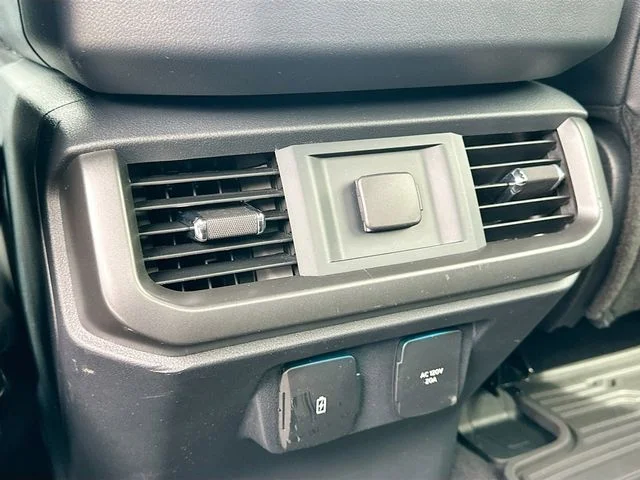 Used 2025 Black Ford Lariat image 25