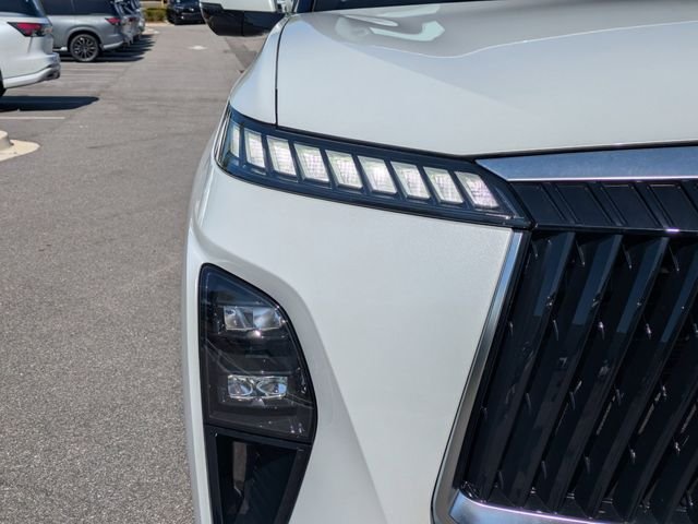 New 2026 RADIANT WHITE INFINITI Luxe 2WD image 9