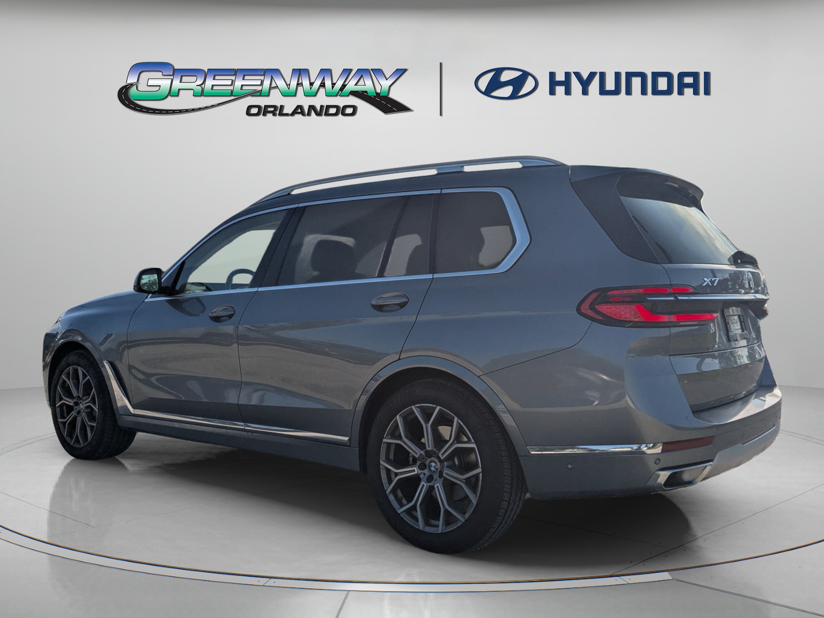 Used 2023 Skyscraper Grey Metallic BMW xDrive40i image 6